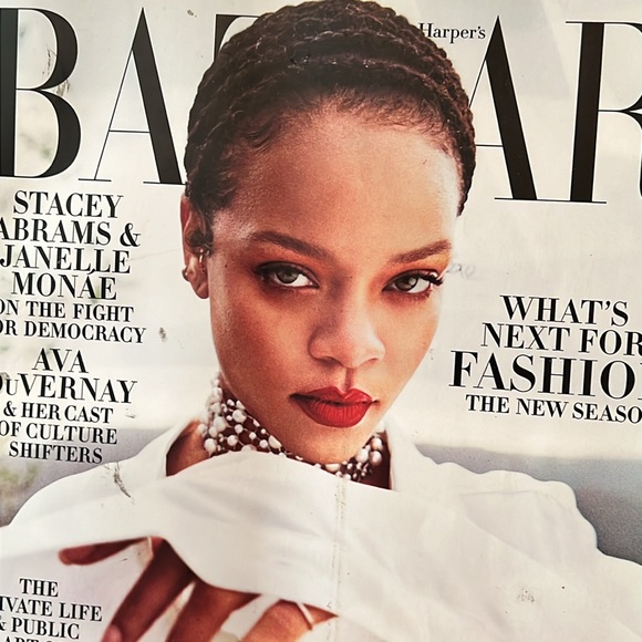 "Collectors" Harper's Bazaer Magazine (Rhianna) 2020 lssue - Picture 1 of 12